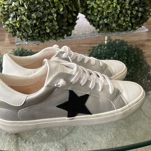 Modern Rush Vintage Sneakers